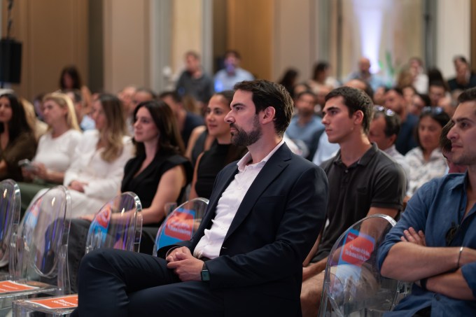 O boom do pensamento de grupo: o que os três principais VCs realmente pensam sobre o frenesi da IA