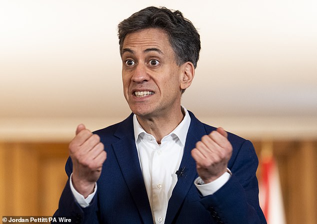 Situado à sua maneira: as políticas Net-Zero de Ed Miliband são semelhantes a uma forma de 'nimbismo' que está destruindo a indústria britânica
