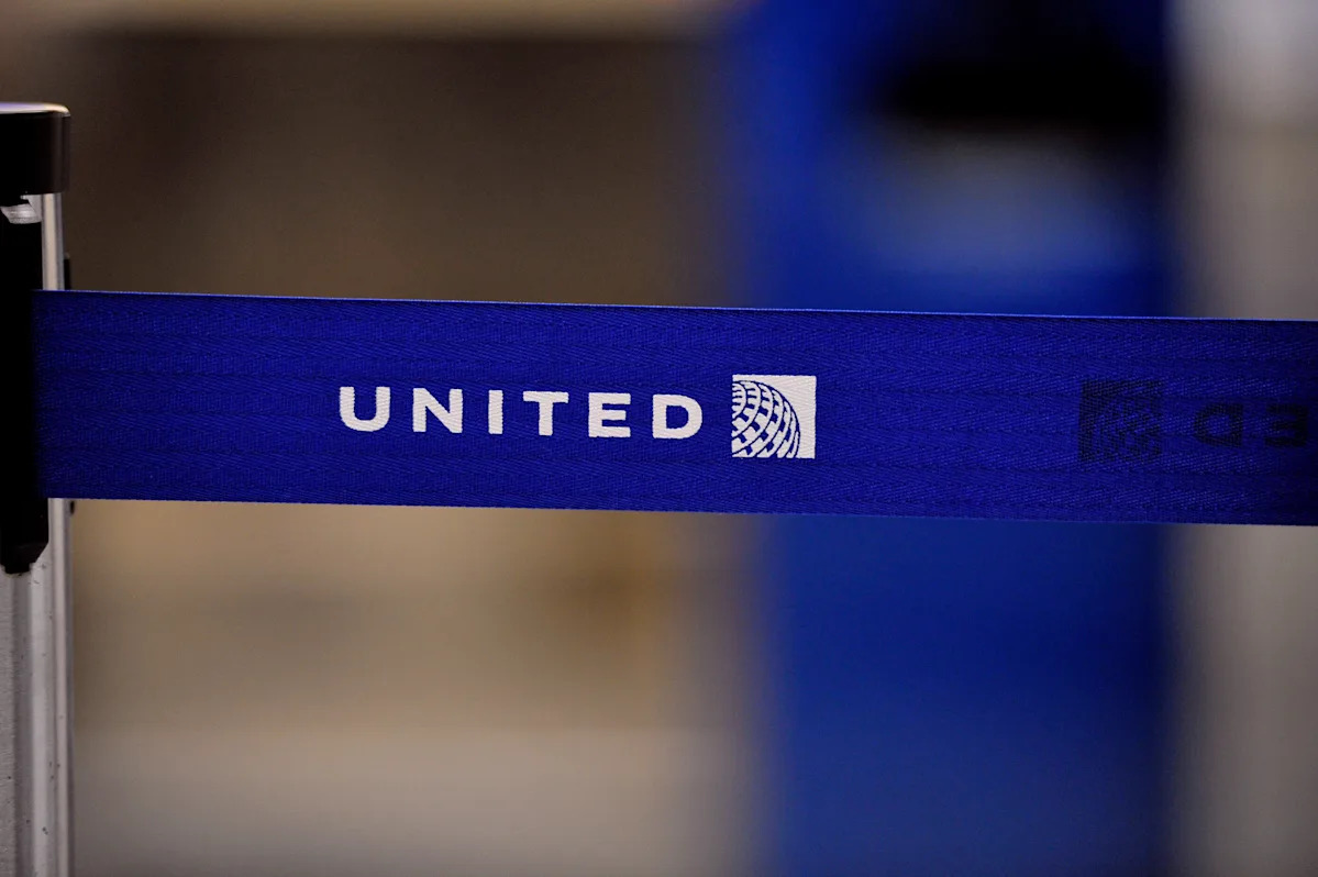 Voo da United Airlines com destino a Minneapolis é desviado por causa de um passageiro indisciplinado