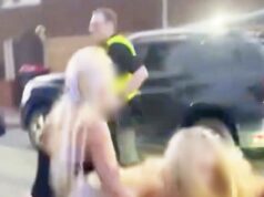 La polizia insiste che gli agenti fossero “giustificati” dopo che il filmato mostrava dei poliziotti che “attaccavano” giovani ragazze con manganelli e taser a Rotherham