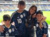 I ragazzi della Coppa del Mondo al centro della scena negli Stati Uniti: i figli di Messi litigano sugli spalti, Tom Brady il papà affettuoso del calcio e il momento imbarazzante di Shakira da dimenticare
