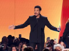 Lionel Richie, 77 anni, rompe il silenzio dopo che un’emergenza medica sul palco lo ha visto portato d’urgenza in ospedale in ambulanza