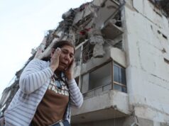 Centinaia sono ancora intrappolati, migliaia i dispersi mentre il bilancio del terremoto in Venezuela aumenta