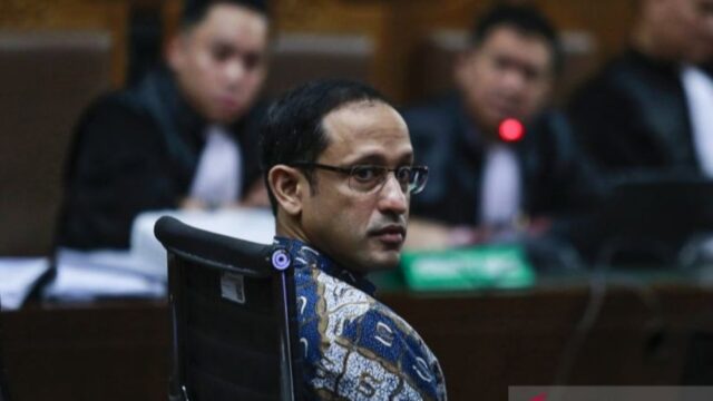 6a01e5651faf2-terdakwa-kasus-dugaan-korupsi-pengadaan-chromebook-nadiem-makarim_gemini_1265_711.jpg