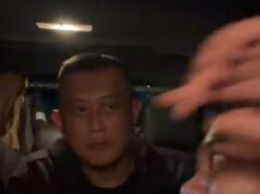 Dopo aver catturato e torturato YTR, Taufik Hidayat ha cambiato il colore del suo casco per ingannare la polizia