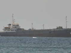 L’IRGC attacca una nave a Hormuz, costringendo le Nazioni Unite a sospendere il piano di evacuazione