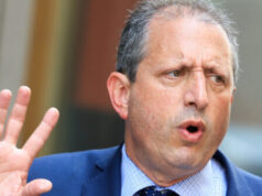 Il democratico Brad Lander vuole le tasse sul carbonio e il rilancio dell’ESG