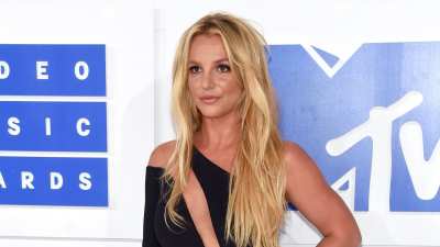 Britney Spears fica ‘envergonhada’ após o lançamento de vídeos de prisão por DUI: ‘Ela só quer seguir em frente’