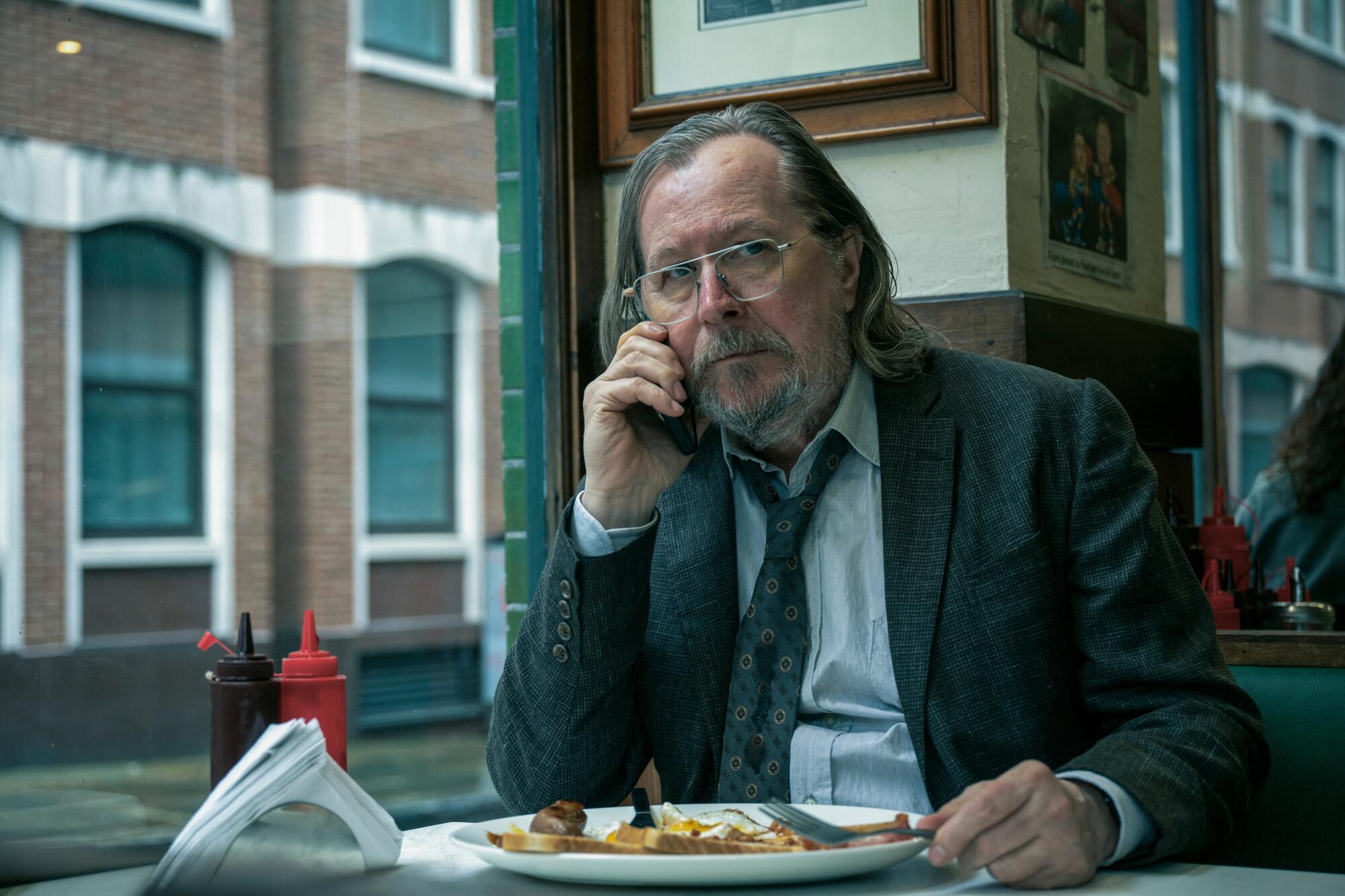 Gary Oldman como Jackson Lamb em