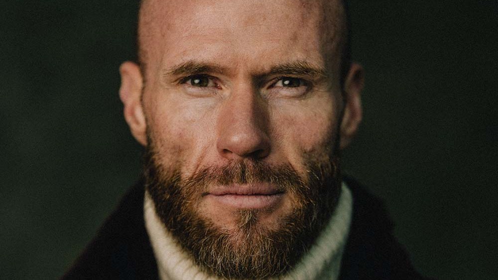 O ator de 'Plane' e 'The Bricklayer' Oliver Trevena se junta a Felicity Jones e Vincent Cassel no thriller de mistério de Agatha Christie 'Eleven Missing Days' (EXCLUSIVO)