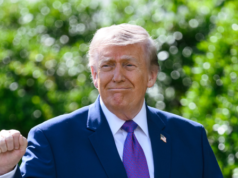 L’approvazione di Trump aumenta mentre i colloqui di pace avanzano in Iran