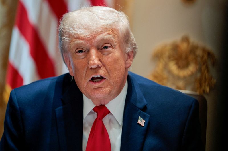 Trump diz que não ouviu do Irã que eles estão suspendendo as negociações, informa a NBC News