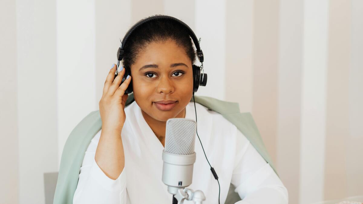 Uma nova plataforma está usando IA para automatizar as partes difíceis do podcasting e custa apenas US$ 99 vitalícios