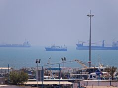 Perché le Nazioni Unite hanno sospeso i piani di evacuazione dei marinai dallo Stretto di Hormuz?