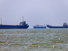 Le Nazioni Unite iniziano l’evacuazione di 11.000 marinai bloccati dallo Stretto di Hormuz